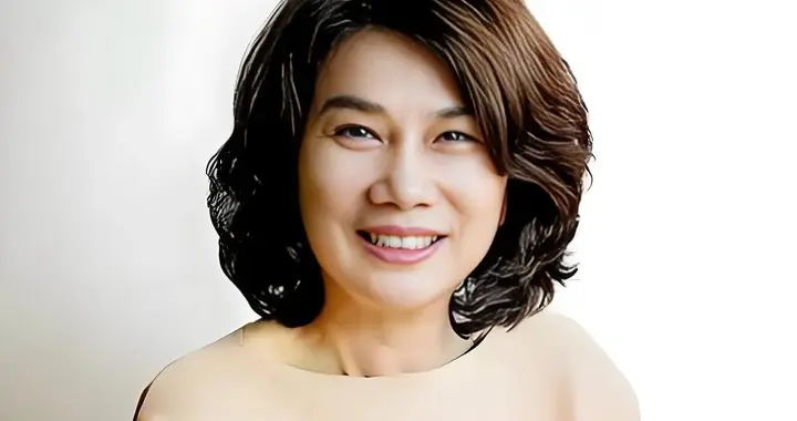 就任校长一个月后，董明珠再次官宣新身份，一身谣言早已不攻自破