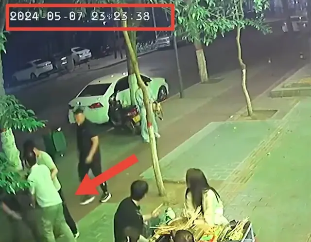 陕西男子被捅身亡，从大腿受伤到倒地仅27秒，官方通报解释原因