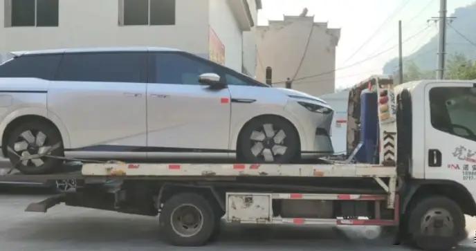 小鹏X9高温趴窝引争议，官方致歉并延保！