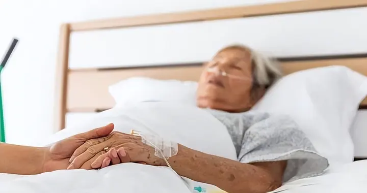 护士发现：天冷坚持散步的脑梗患者，用不了半个月，或有6大好处