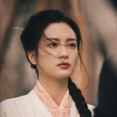 涅槃重生见墨鸦：演活陆鸢的张雅钦，旅拍状