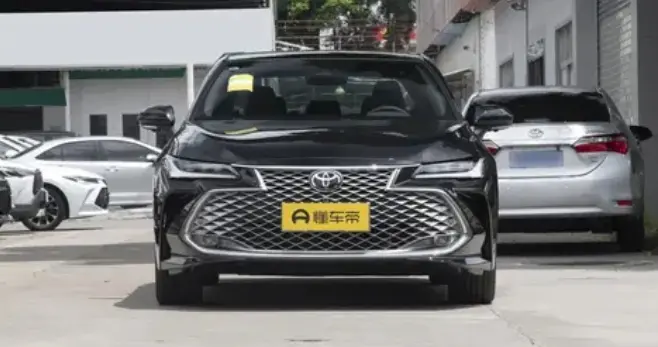 丰田亚洲龙：宜商宜家的旗舰B级车，开出去有面子，用起来省心