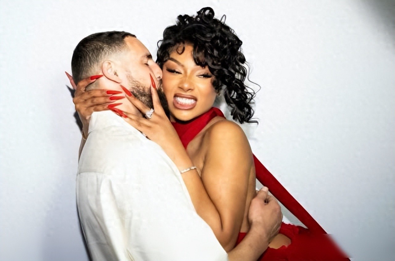 汤普森被女友公开出轨，球场外信任崩了，私生活还能藏多久