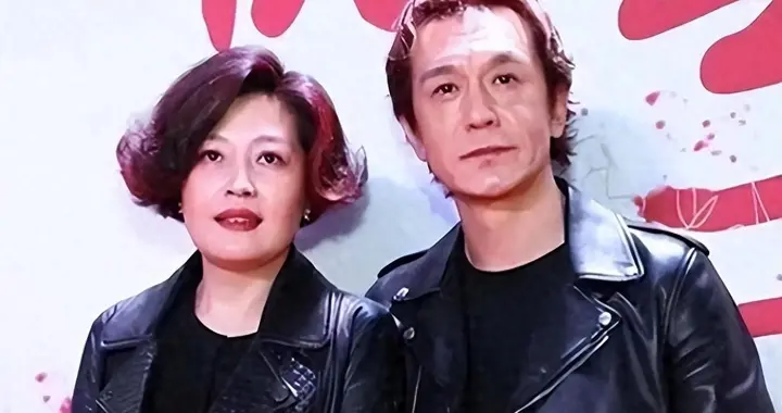57岁哈文现状：美国守着丈夫坟墓，女儿又高又漂亮，感慨美国热闹