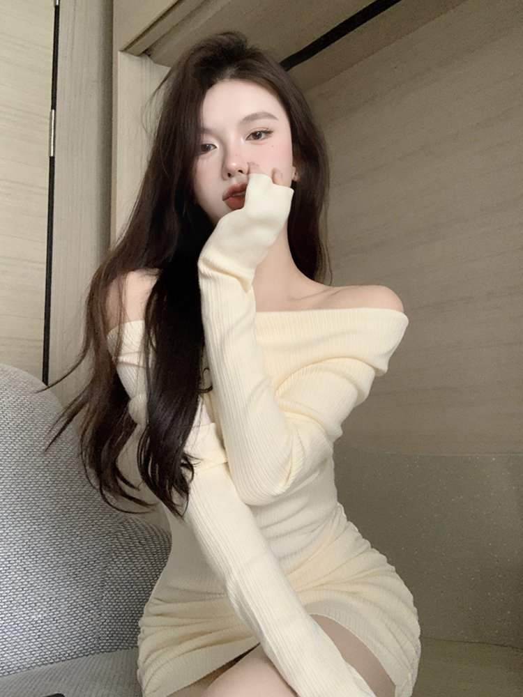 纯欲辣妹一字肩针织连衣裙女秋装