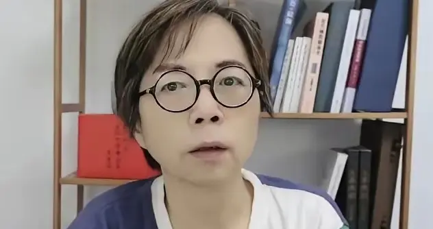 黄智贤给黄伟哲“找工作”，陈以信“丧事喜办”