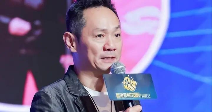 17年前他在爱妻葬礼上哭到昏厥，发誓永不再娶，如今他做到了吗？