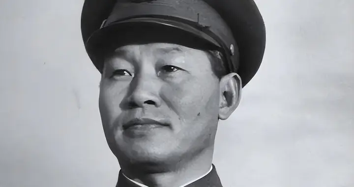 1942年日军围住7名军统女兵，兽性大发的逼近，却又吓得转身就跑