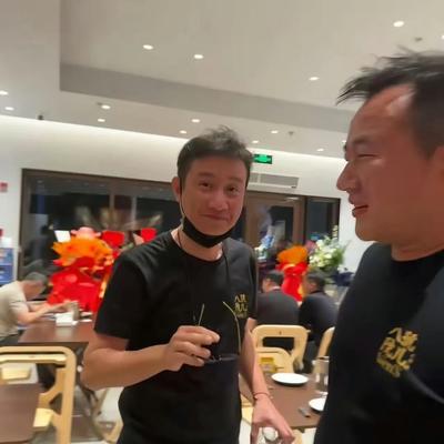 七边Pro：文章，给开餐馆的明星上了一课