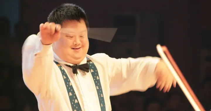 19岁成“天才指挥家”的舟舟，如今已褪去了光环，成为一名普通人