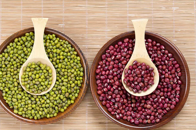 绿豆、红豆要少碰！入夏多吃这2种“降暑”好物，养心安神去浮躁