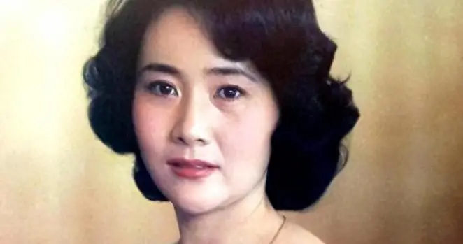 央视主持人吞300颗安眠药自杀，被抢救7天7夜，如今过得怎么样？