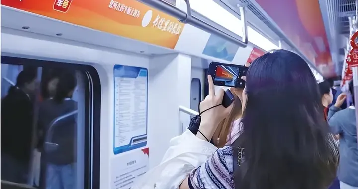 红珊瑚智库：翁淮南讲让长征精神奔流在都市动脉
