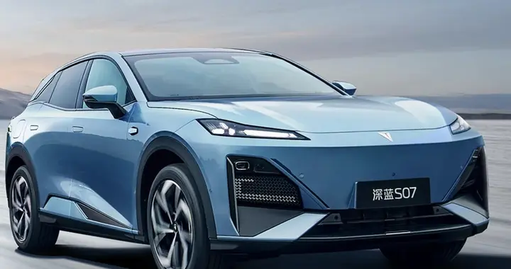 年轻消费者闭眼冲的爆款之选来了深蓝S07华为乾崑长续航版上市！