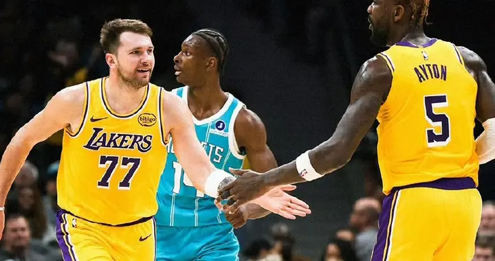 拒绝爆冷！湖人121-111黄蜂评分：4人满分、2人及格、3人崩盘！