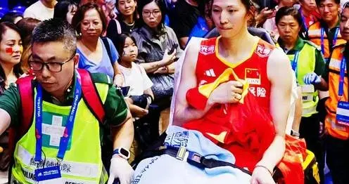 吴梦洁一走主帅赵勇有点慌，中国女排一招乾坤大挪移紧急变阵