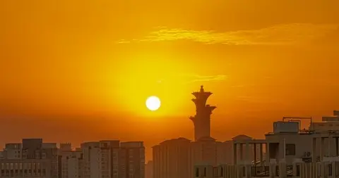 阳光洒下来，雨露落下来滔滔江河开始奔流‖秀川
