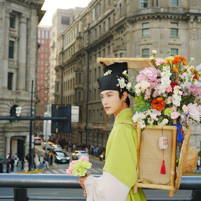 山谷等云雾的闲人：《“簪花郎”美到犯规！