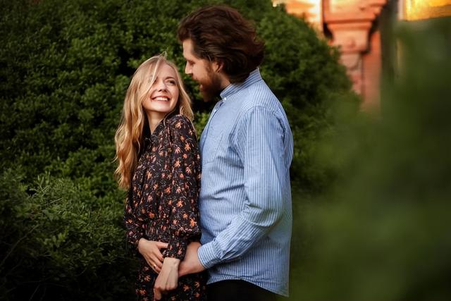 女人“骂你”这些话，不是嫌弃而是暗恋你，潜台词是“我喜欢你”