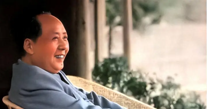 1950年傅作义坦白还有武器与电台，毛主席：你留着吧用得着