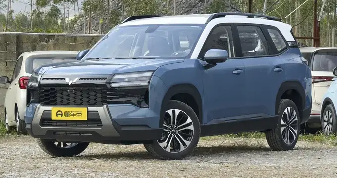 五菱星光560试驾：83%得房率+四轮独悬，好开又好养，家用靠谱！