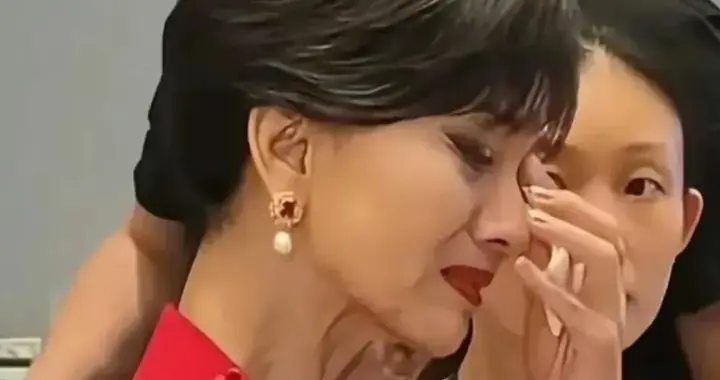 炸裂！72岁赵雅芝被跟踪，曝料者称私生进入房间更恶心的还在后面