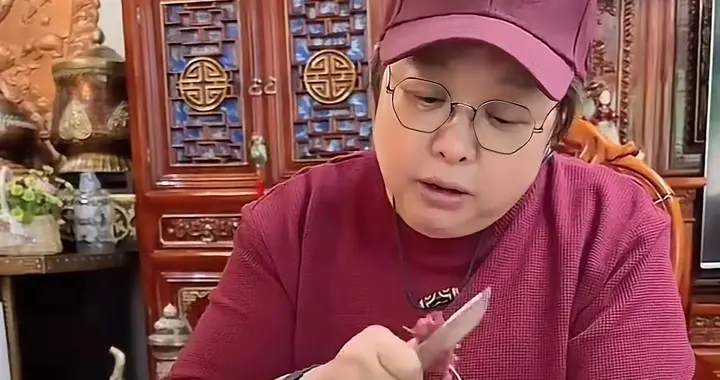 惊！54岁韩红回西藏老家竟有这待遇！