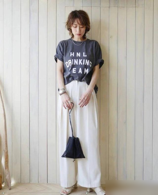 T恤+阔腿裤：今夏最省心的高级感穿搭公式！