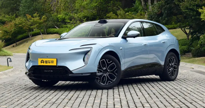 冬季用车三大痛点，续航短、充电慢、用车冷，看看这款车怎么应对