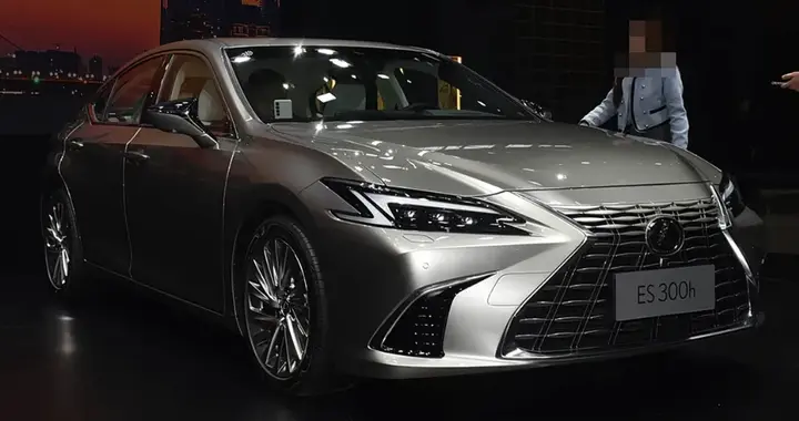 30万级还能稳居豪华B级销量前列，雷克萨斯ES300h到底赢在哪？