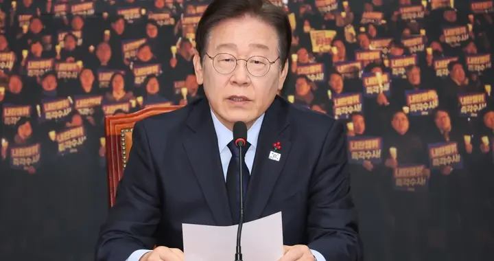 李在明召集全军高级将领到场，当众宣布要拿回战时指挥权