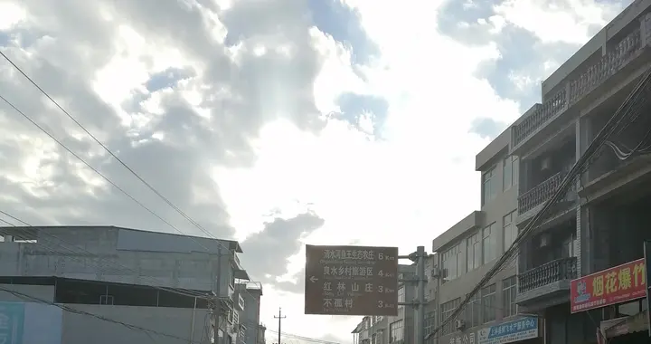 广西南宁市被誉为“上林粮仓”的白圩镇，其前身名字却叫繁荣乡