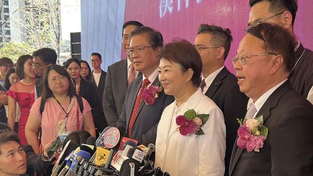 台海大师兄：国共峰会今天上午11时在北京