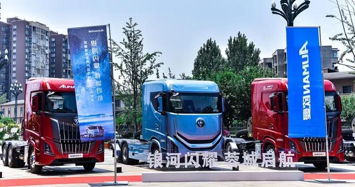 欧曼2025重卡战报：以行业增速第一、多线霸榜诠释“标杆”实力