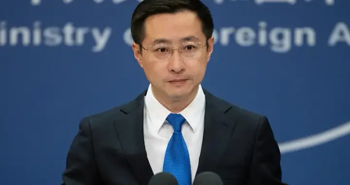 高市早苗难辞其咎？日本军官持刀强闯中国使馆！中国提出一个要求