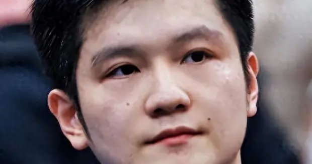 孙颖莎拒绝越线球迷仅2天，樊振东发声，原来两人“同病相怜”