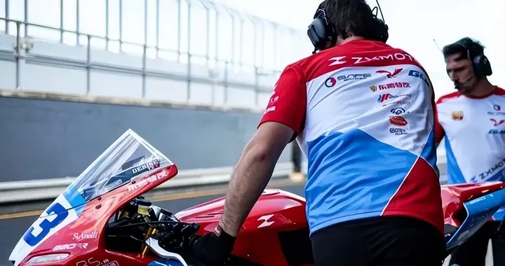 成功押注张雪机车，市值却蒸发百亿，东鹏饮料怎么了？