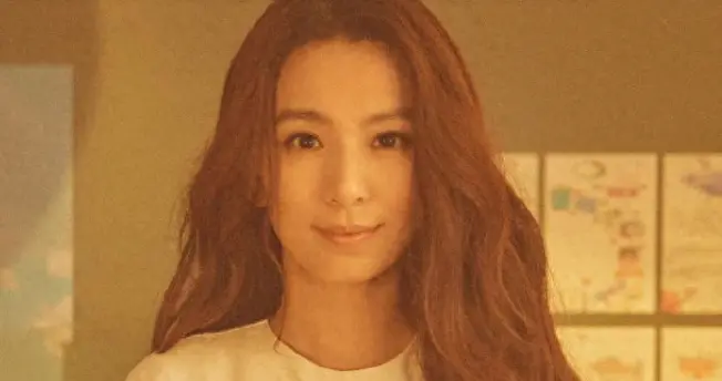 田馥甄4年封杀路：从顶流歌手到全网争议，她如今过得怎样？