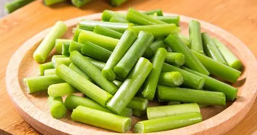 蒜苔开始上市！医生多次强调：糖尿病患者吃蒜苔，多注意这4点！