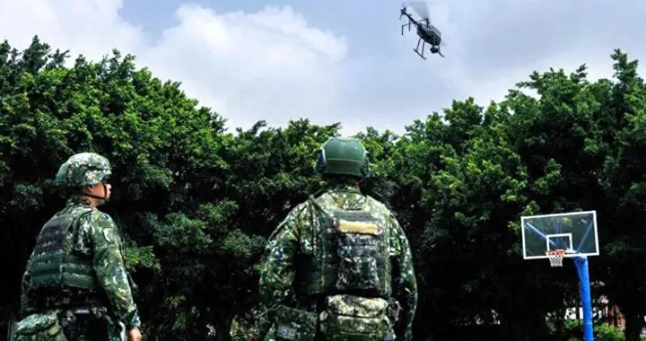 汉光42号又出错：无人机精准命中自己人，蛙人快艇想炸登陆舰？