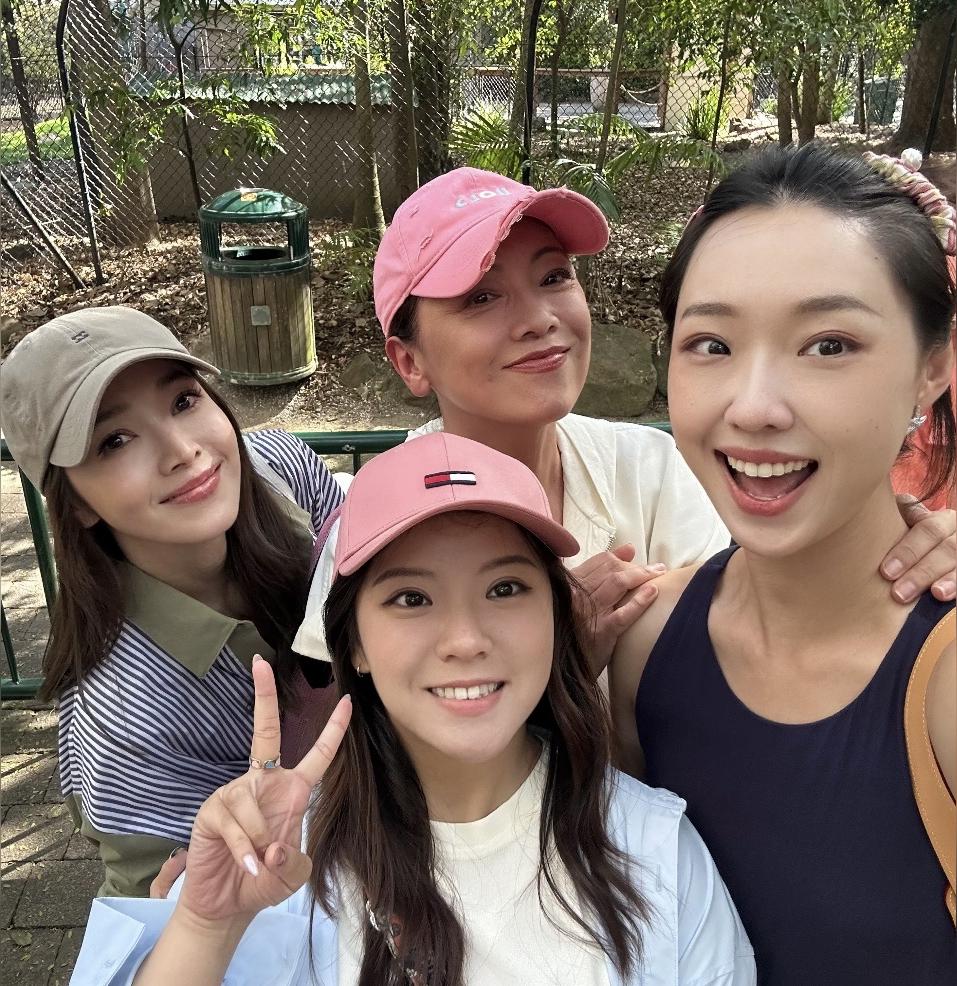 近日，有位网友在澳洲偶遇明星，管乐、侯佩岑与邓萃雯。  看到她们一起开...