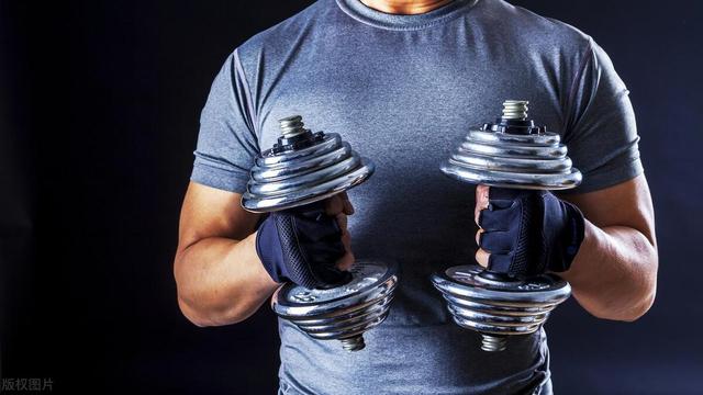 最适合普通人长期坚持的减肥方法？不是天天掉体重，而是减脂增肌