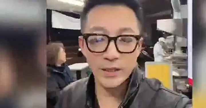 马筱梅产后15天，跟着汪小菲逛夜市，网友：完全忘了大S