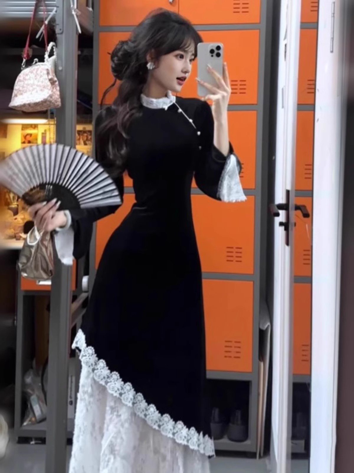 法式黑色赫本风丝绒连衣裙女冬季高级感气质
