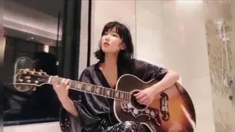 闫妮谈《小巷人家》黄玲角色：细腻演绎背后的情感探索