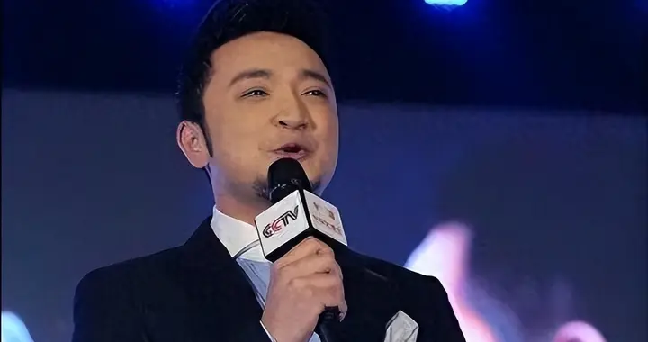 钱多有什么用？43岁离婚无儿无女的尼格买提，走上了另外一条道路