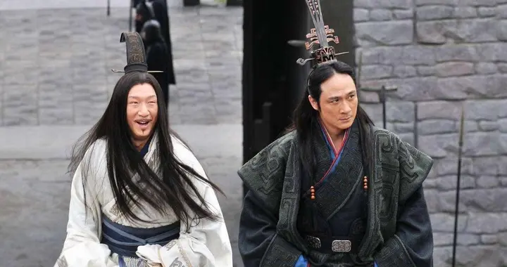 成年再读《田忌赛马》：孙膑计谋真又蠢又坏，难怪庞涓挖他膝盖骨