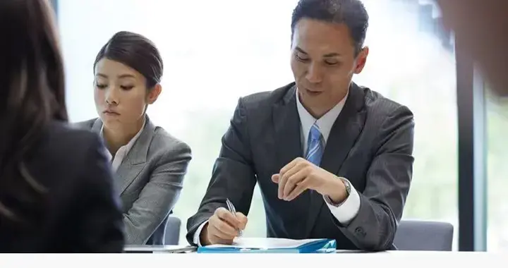 大厂AI抢人大战：实习月薪6万，岗位暴增14倍