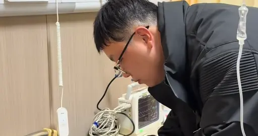 怀远奶奶突发头晕紧急住院，怀远第一时间赶回家，金牌看似好无助