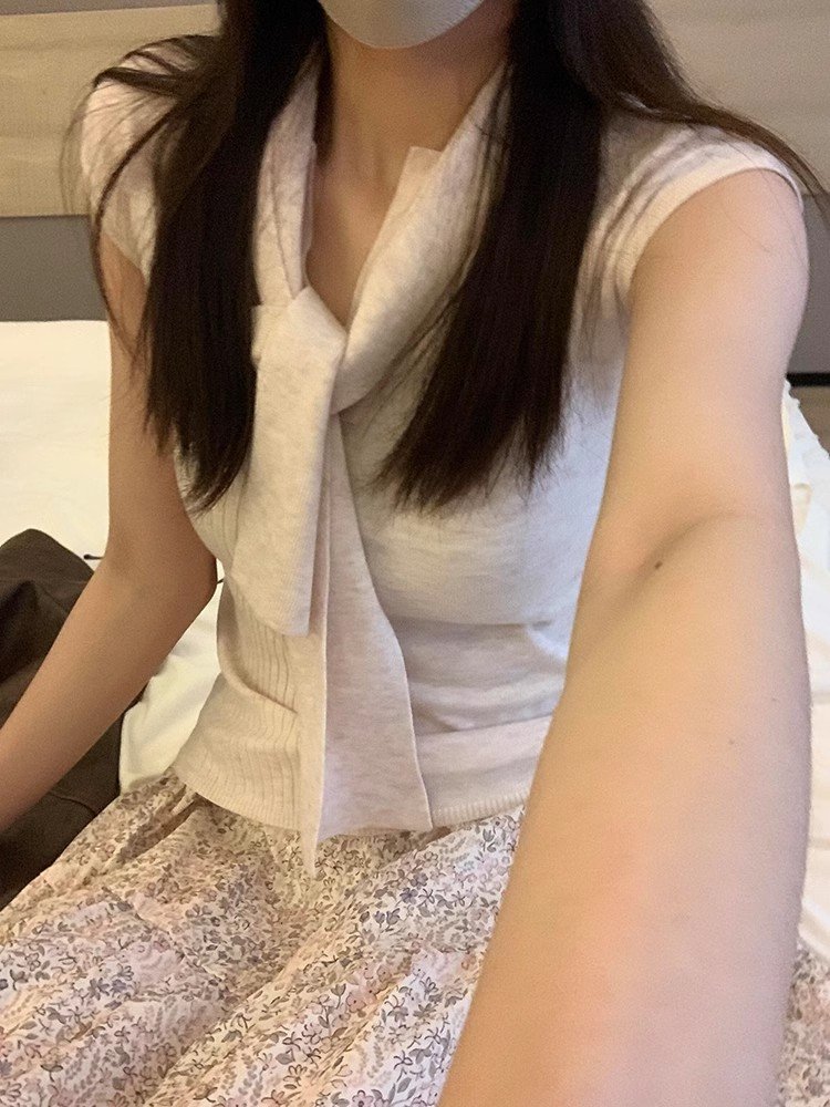 韩系杏色系带v领飞飞袖短袖t恤女夏季小个